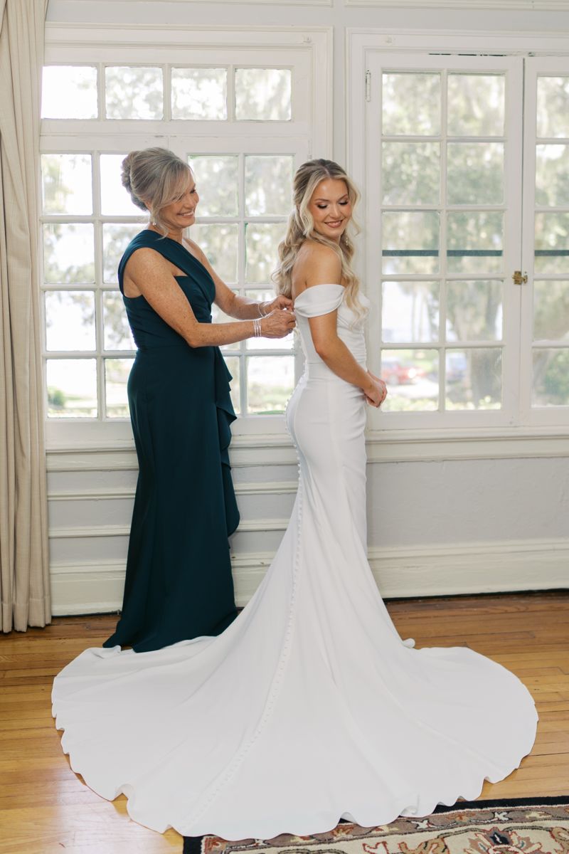 Bride getting ready with her mom